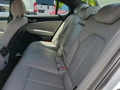 2023 Genesis G70 2.0T RWD