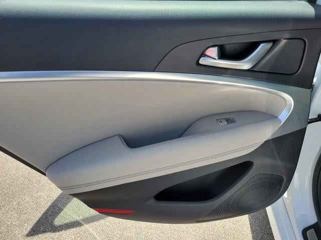 2023 Genesis G70 2.0T RWD