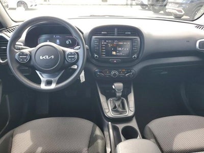 2024 Kia Soul LX IVT