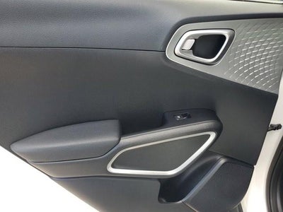 2024 Kia Soul LX IVT