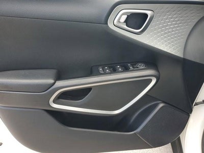 2024 Kia Soul LX IVT
