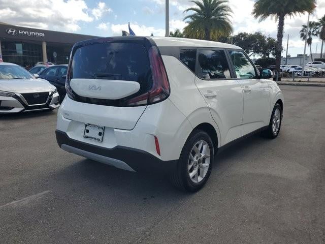 2024 Kia Soul LX IVT