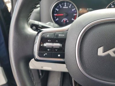 2024 Kia Carnival LX FWD