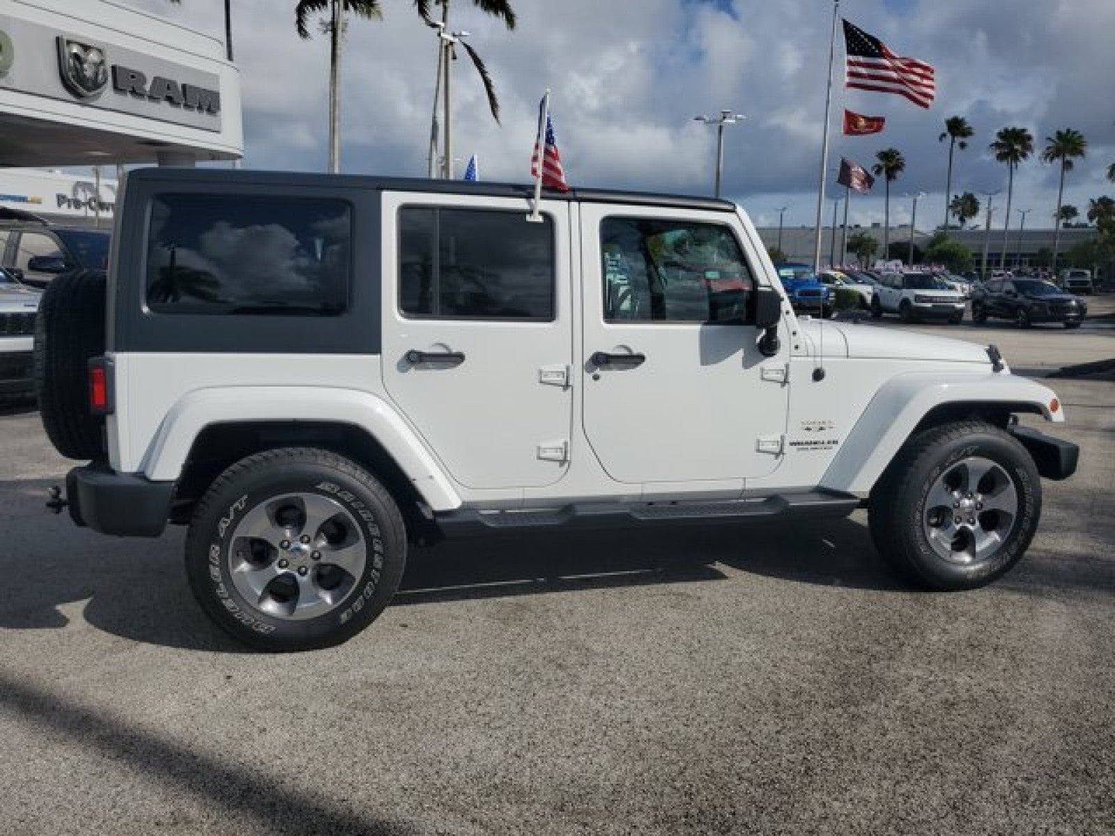 2016 Jeep Wrangler Unlimited Sahara