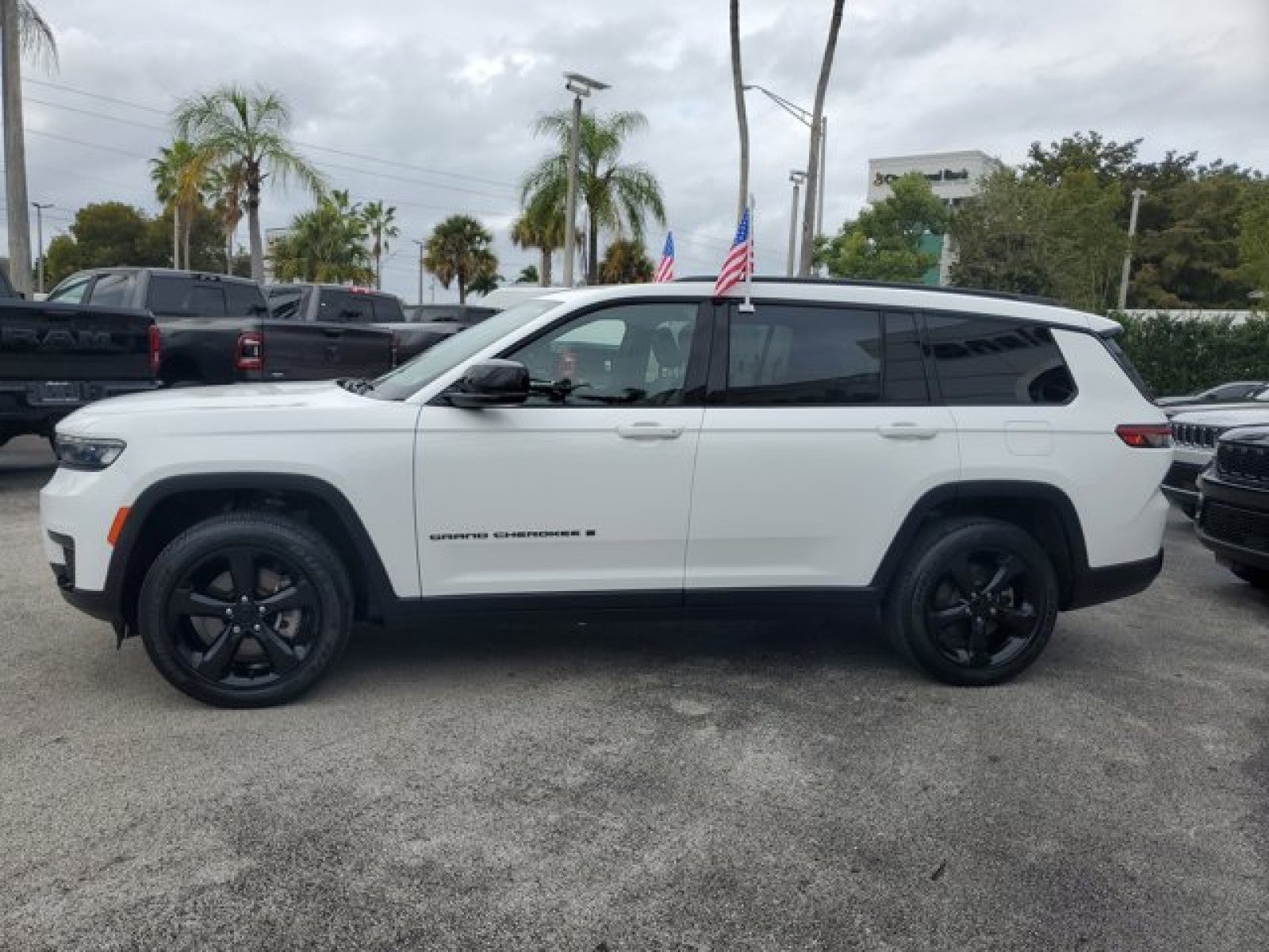 2023 Jeep Grand Cherokee L Altitude