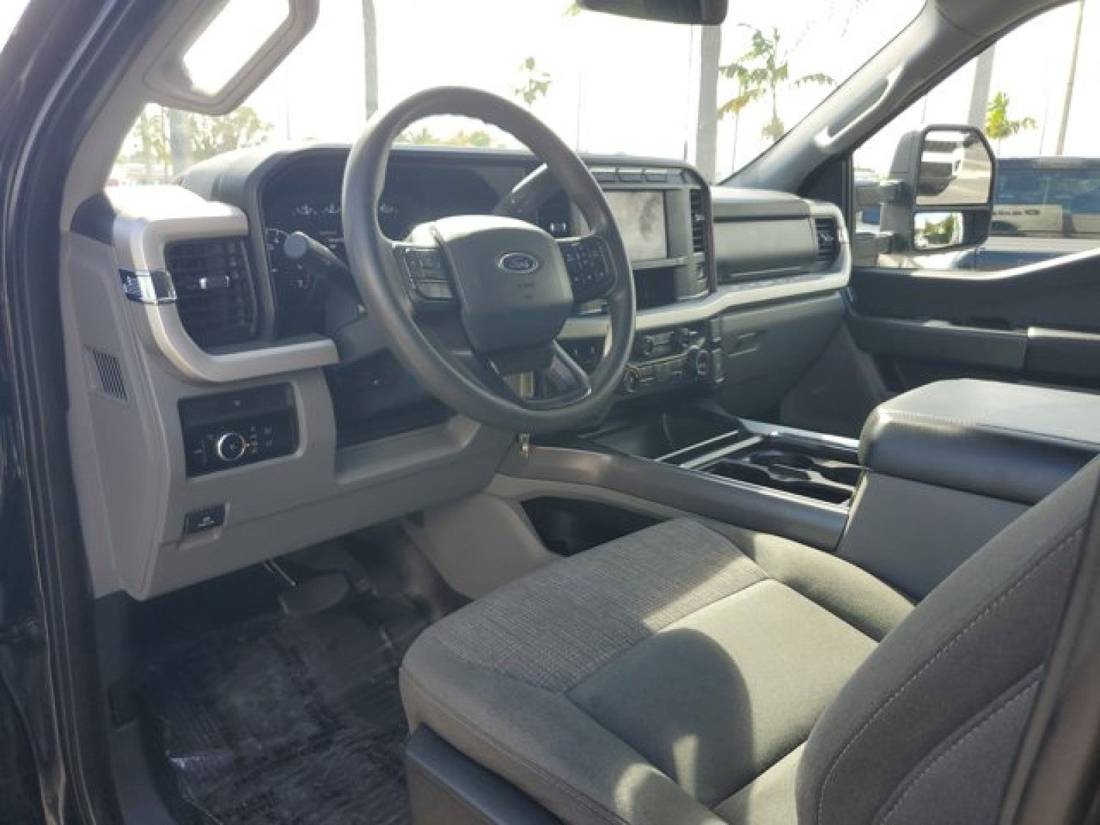 2023 Ford Super Duty F-350 DRW XLT