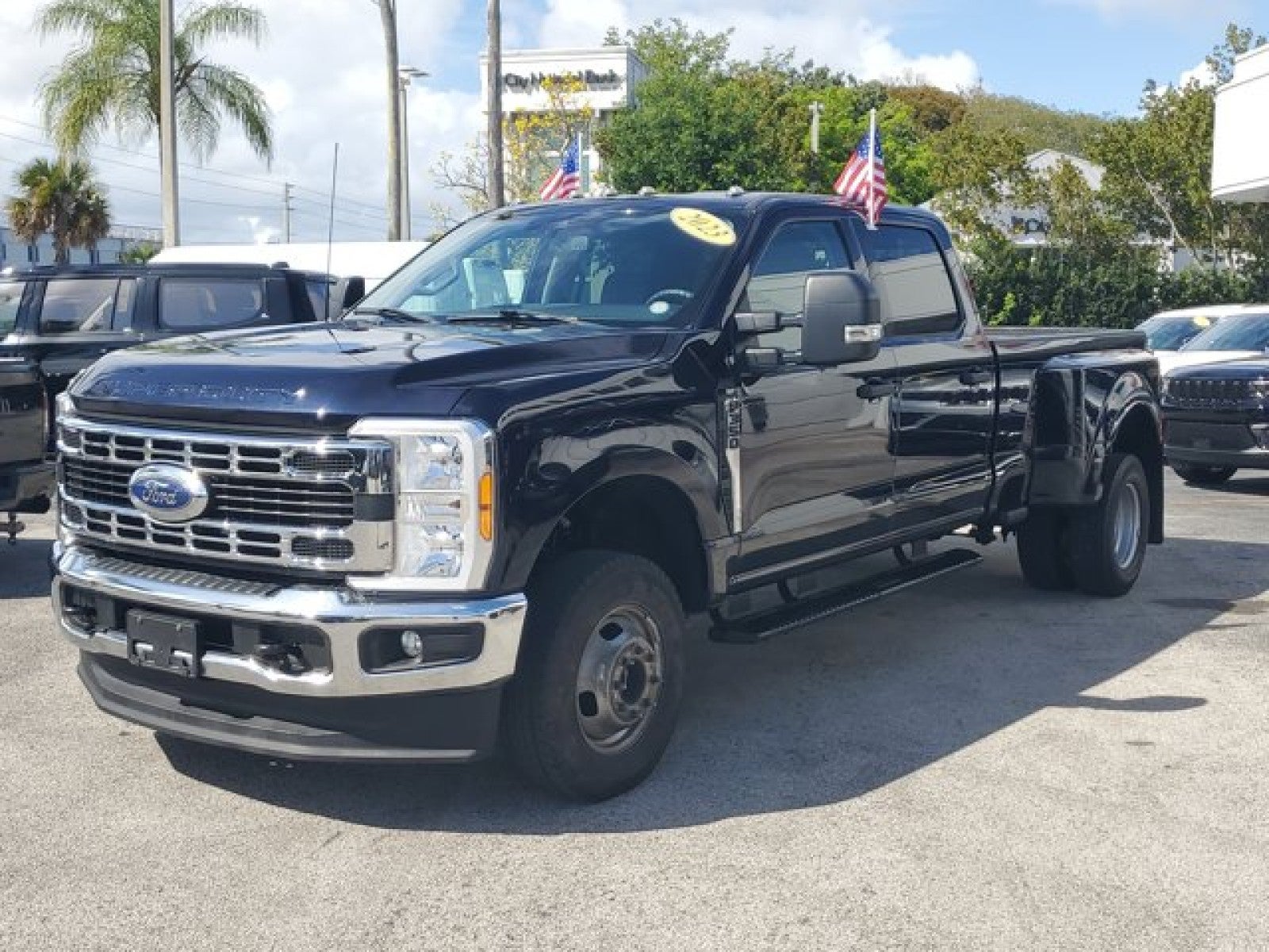 2023 Ford Super Duty F-350 DRW XLT