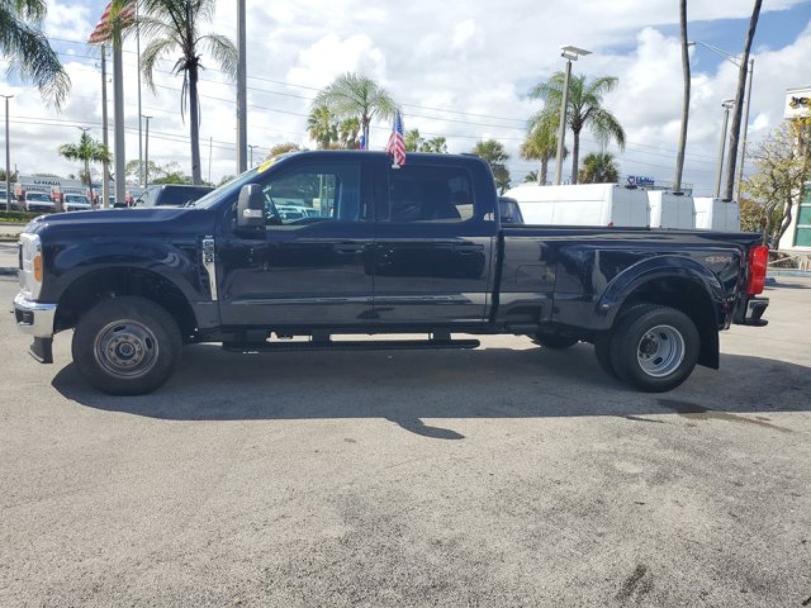 2023 Ford Super Duty F-350 DRW XLT