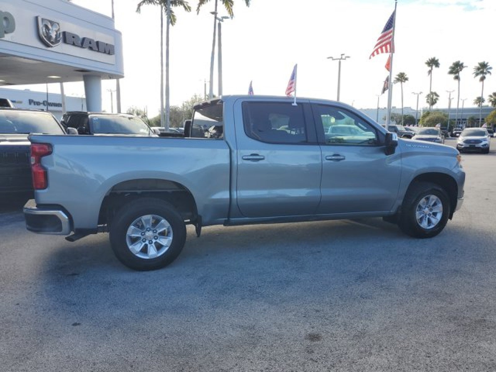 2025 Chevrolet Silverado 1500 LT