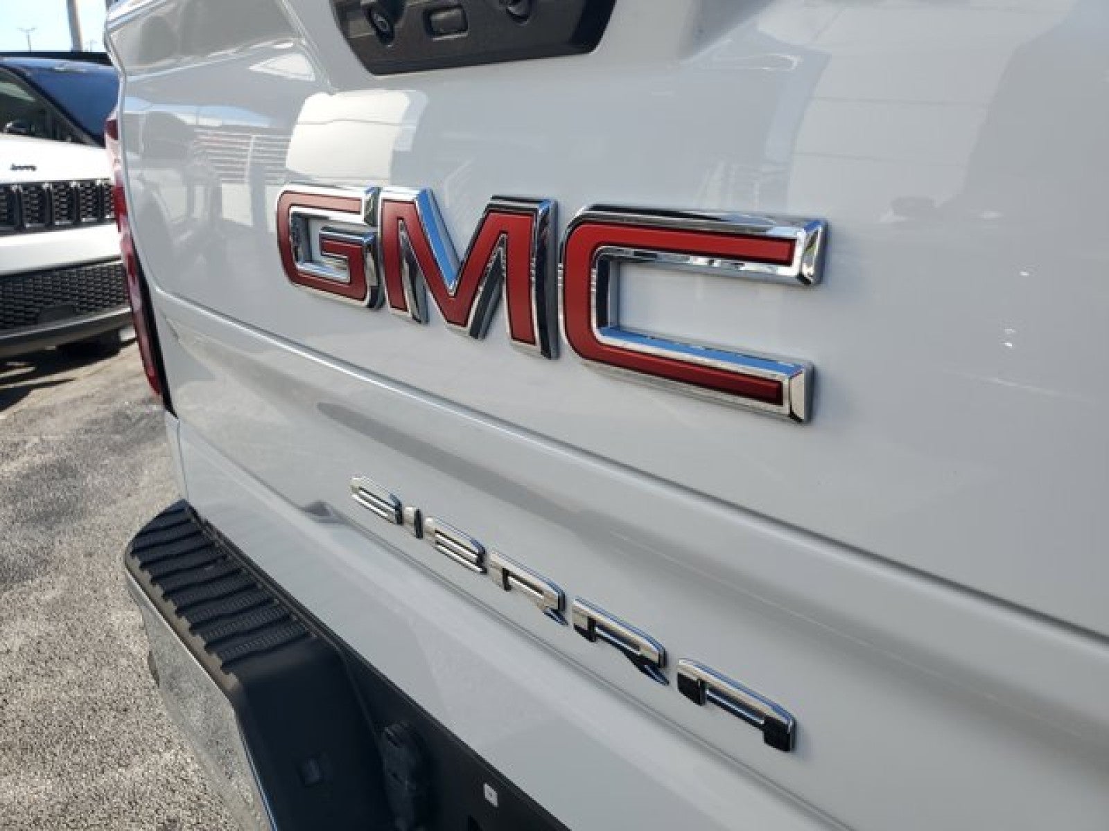 2024 GMC Sierra 1500 SLE