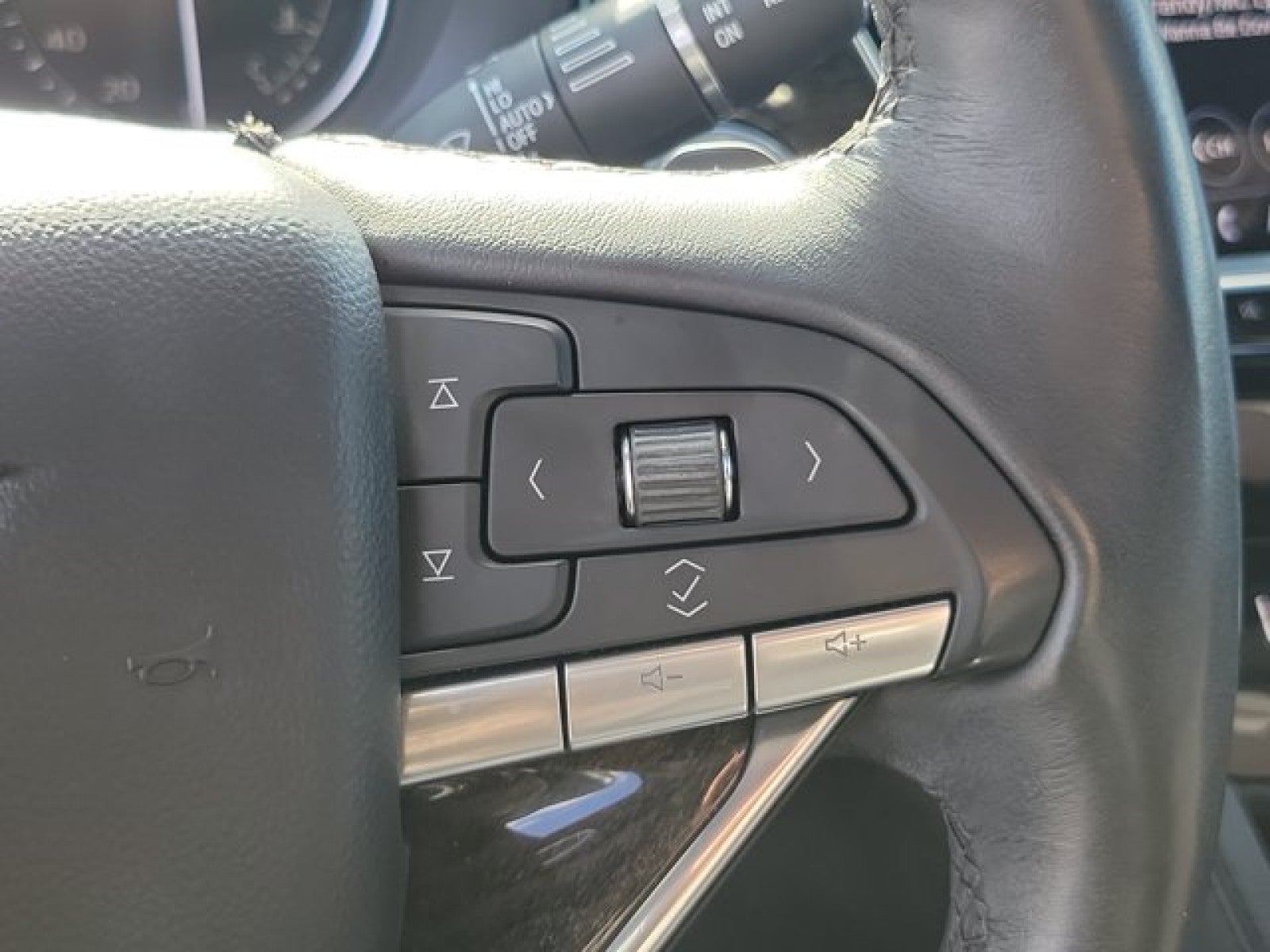 2023 Cadillac XT6 FWD Premium Luxury