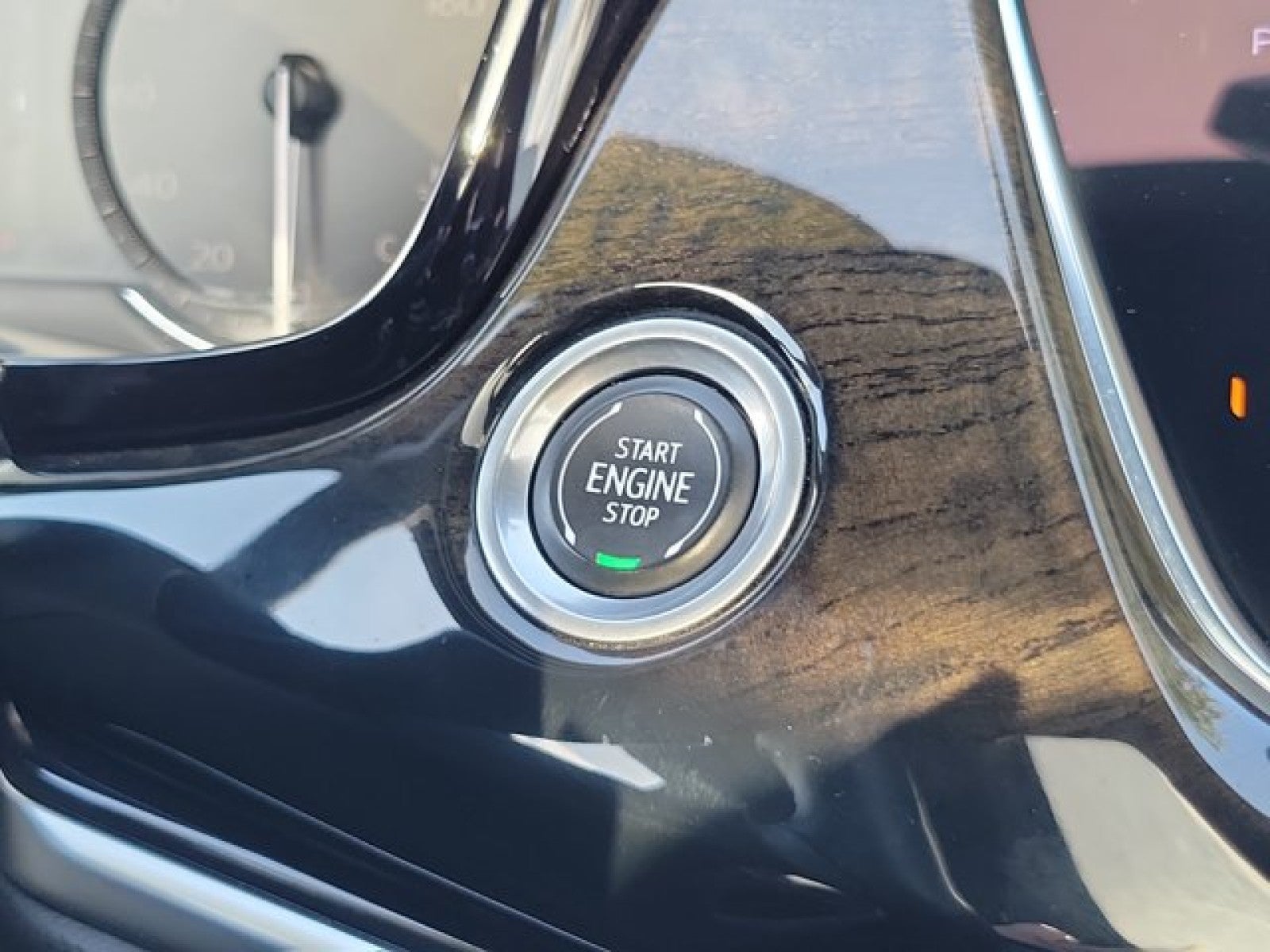 2023 Cadillac XT6 FWD Premium Luxury