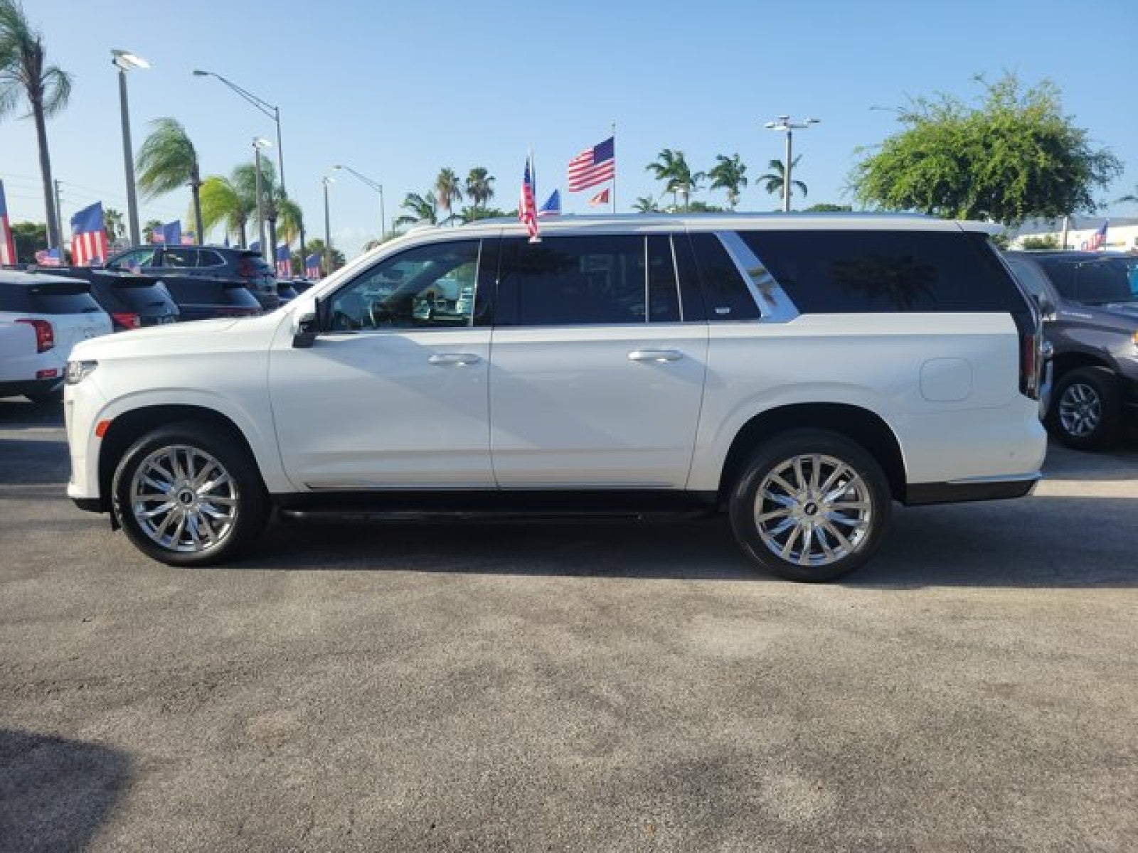 2023 Cadillac Escalade ESV 4WD Premium Luxury