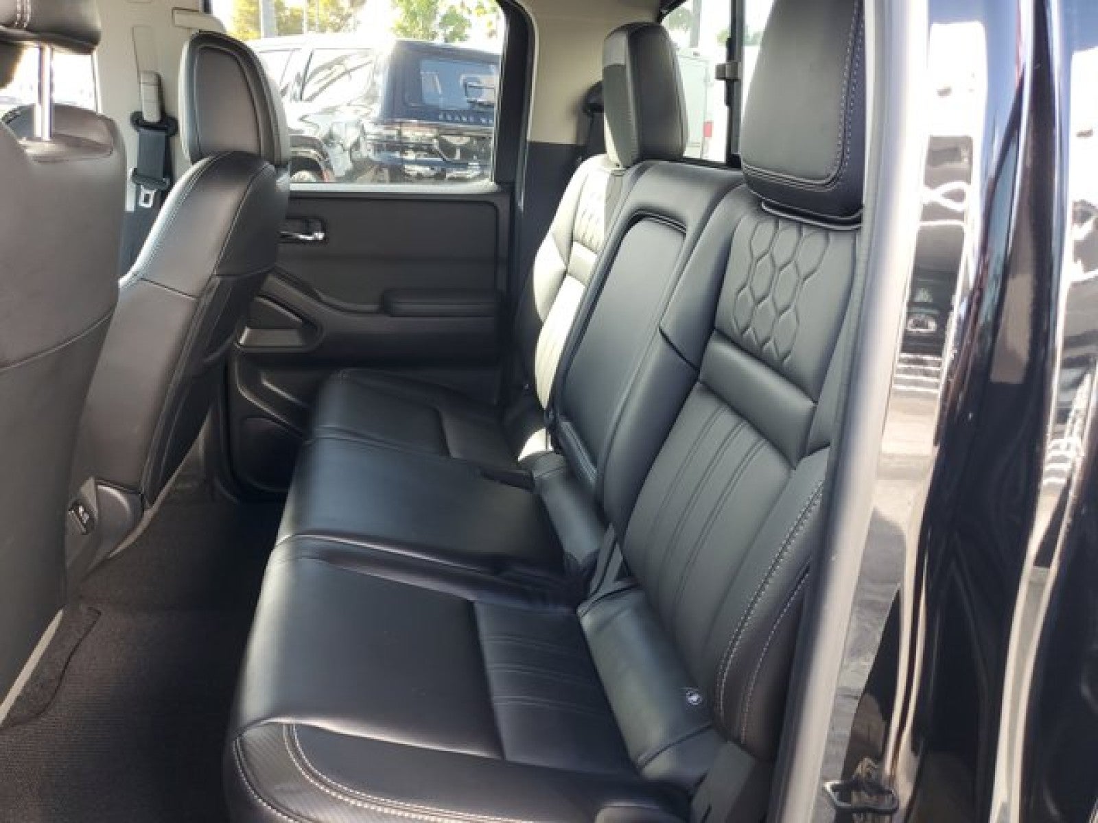 2024 Nissan Frontier SL