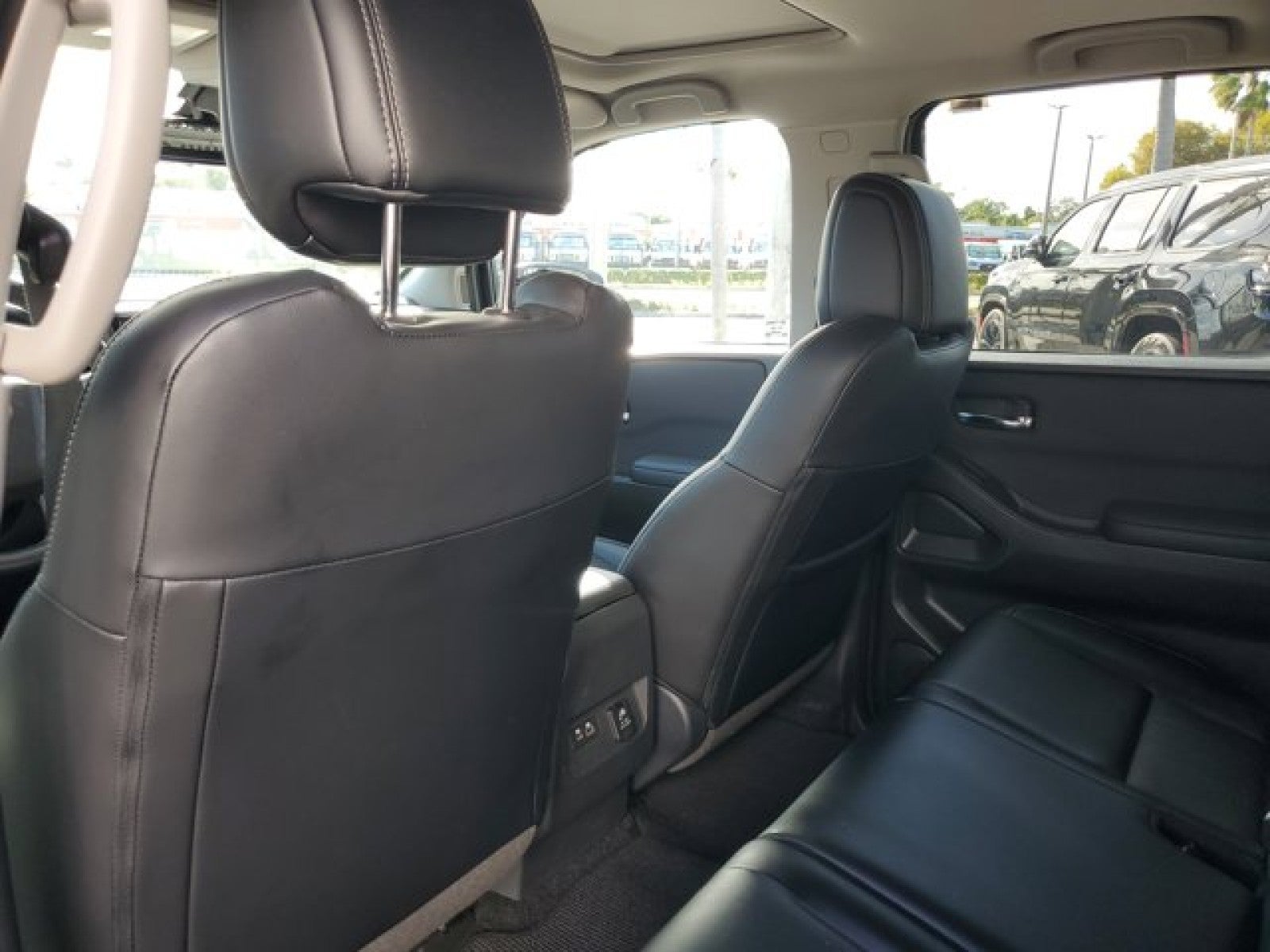 2024 Nissan Frontier SL