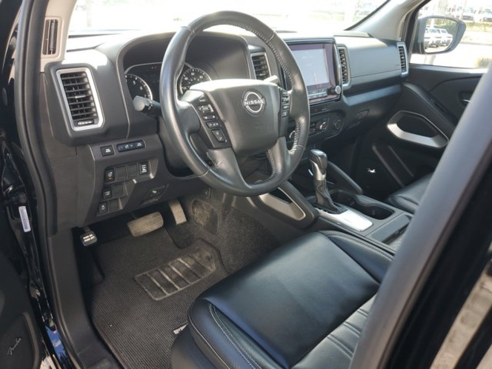 2024 Nissan Frontier SL