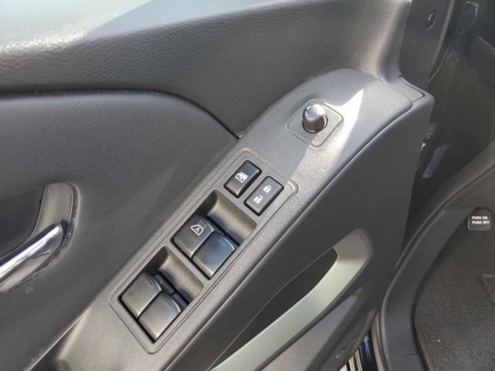 2024 Nissan Frontier SL