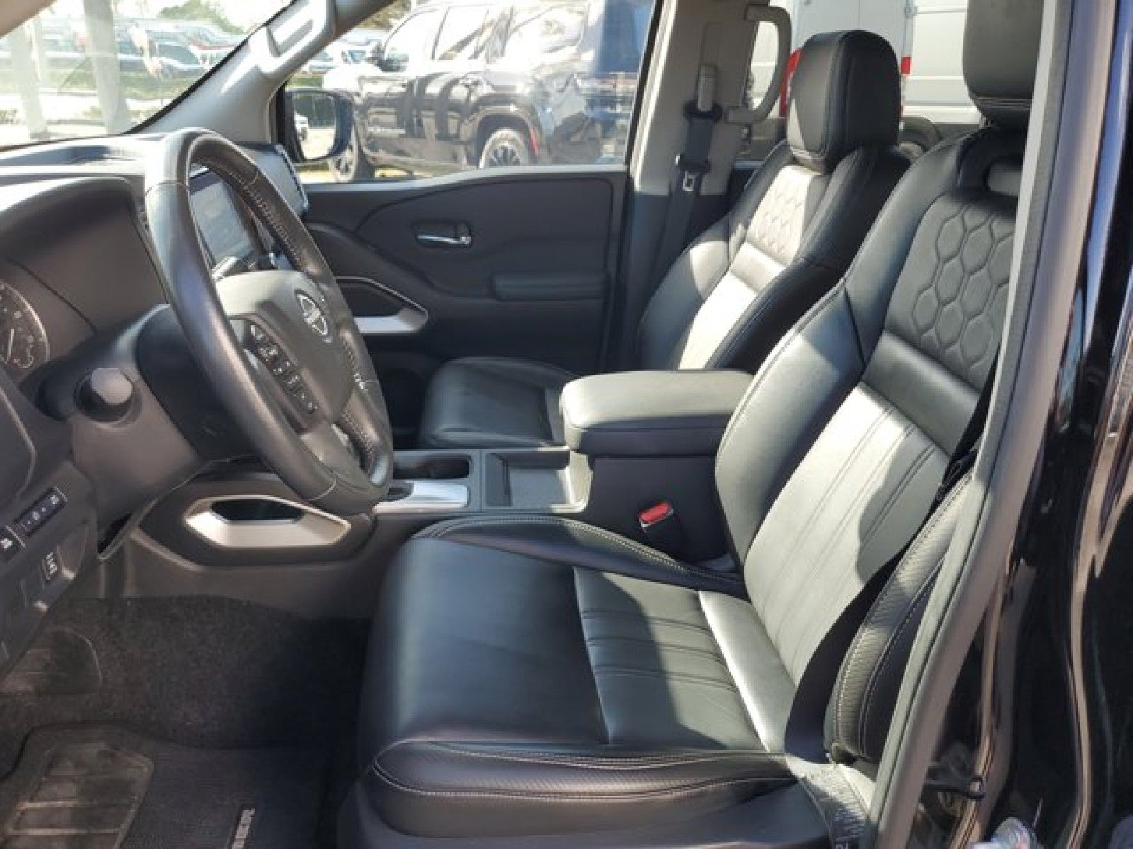 2024 Nissan Frontier SL