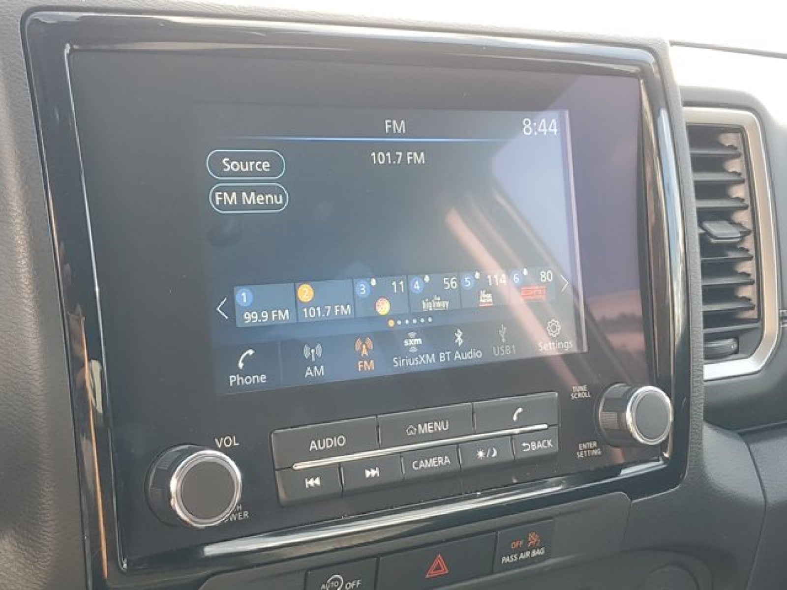 2024 Nissan Frontier SL
