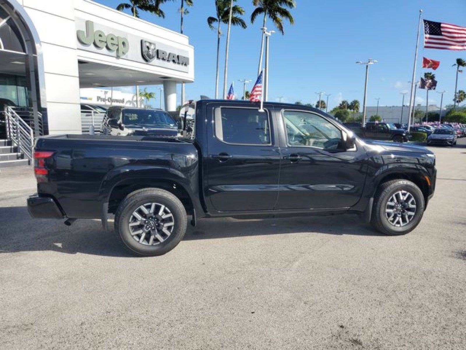 2024 Nissan Frontier SL