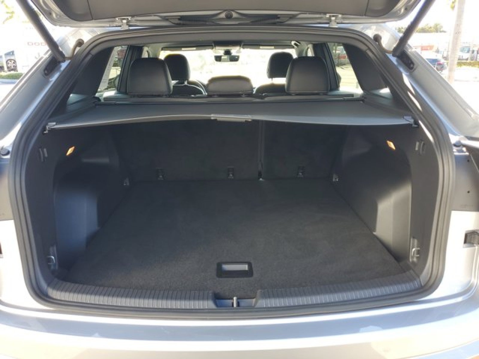 2022 Volkswagen Atlas Cross Sport 2.0T SEL R-Line