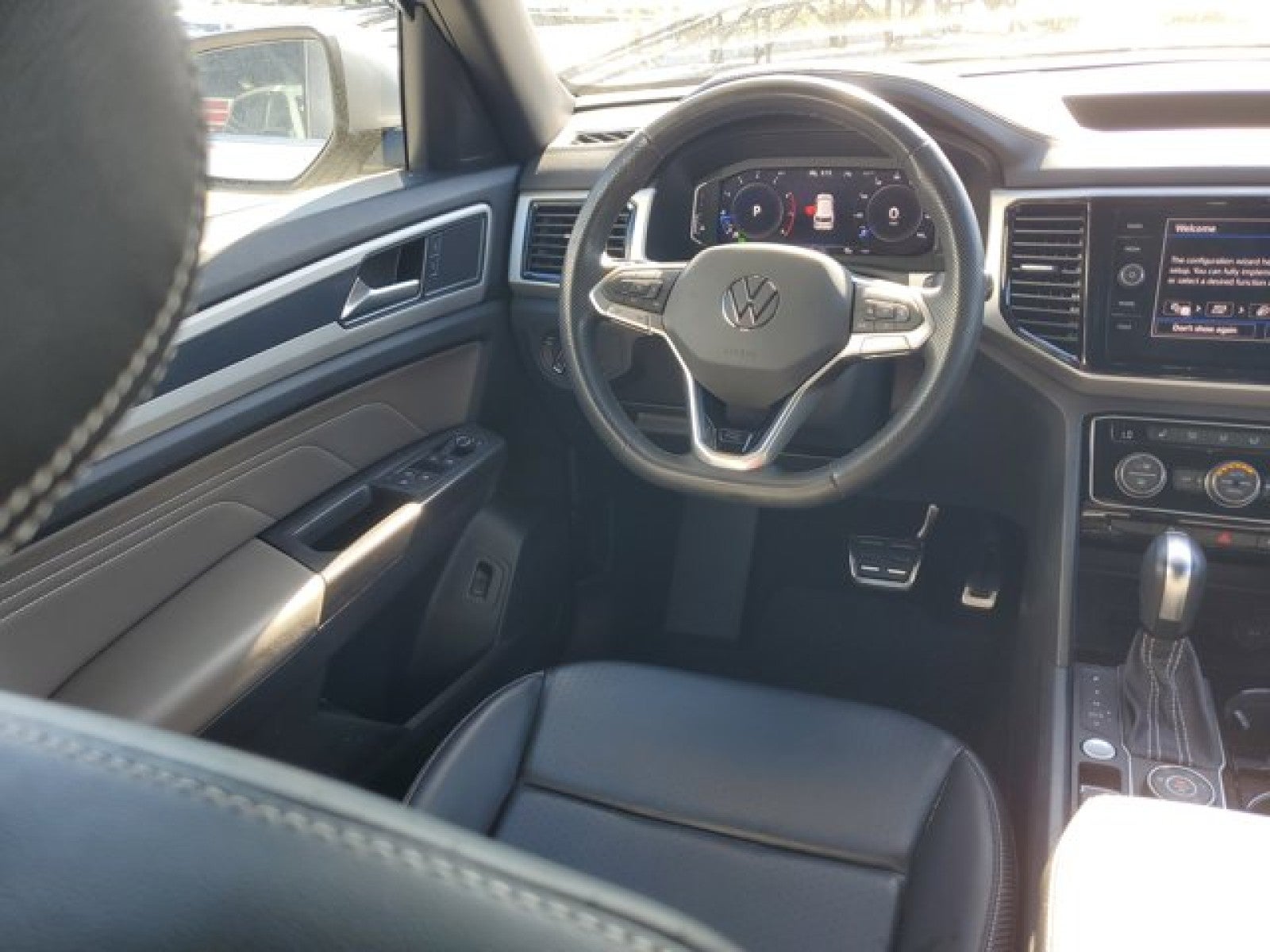 2022 Volkswagen Atlas Cross Sport 2.0T SEL R-Line