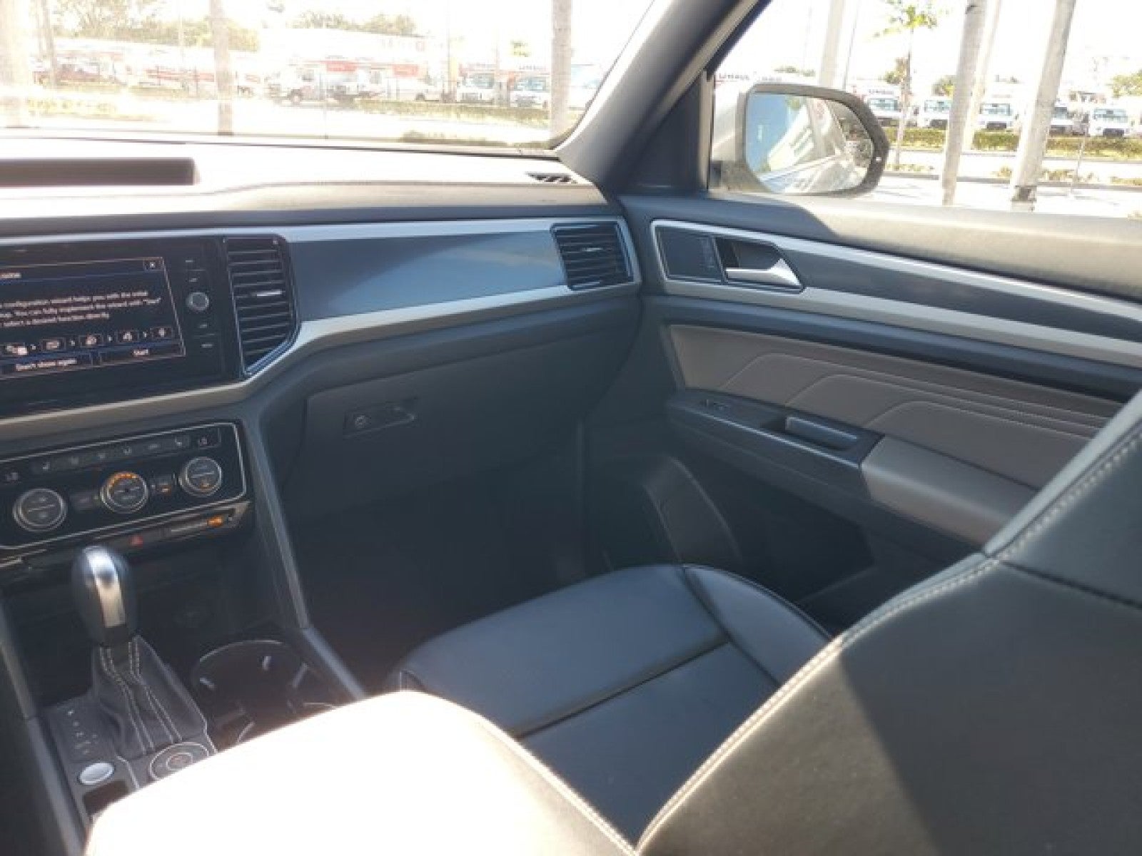 2022 Volkswagen Atlas Cross Sport 2.0T SEL R-Line