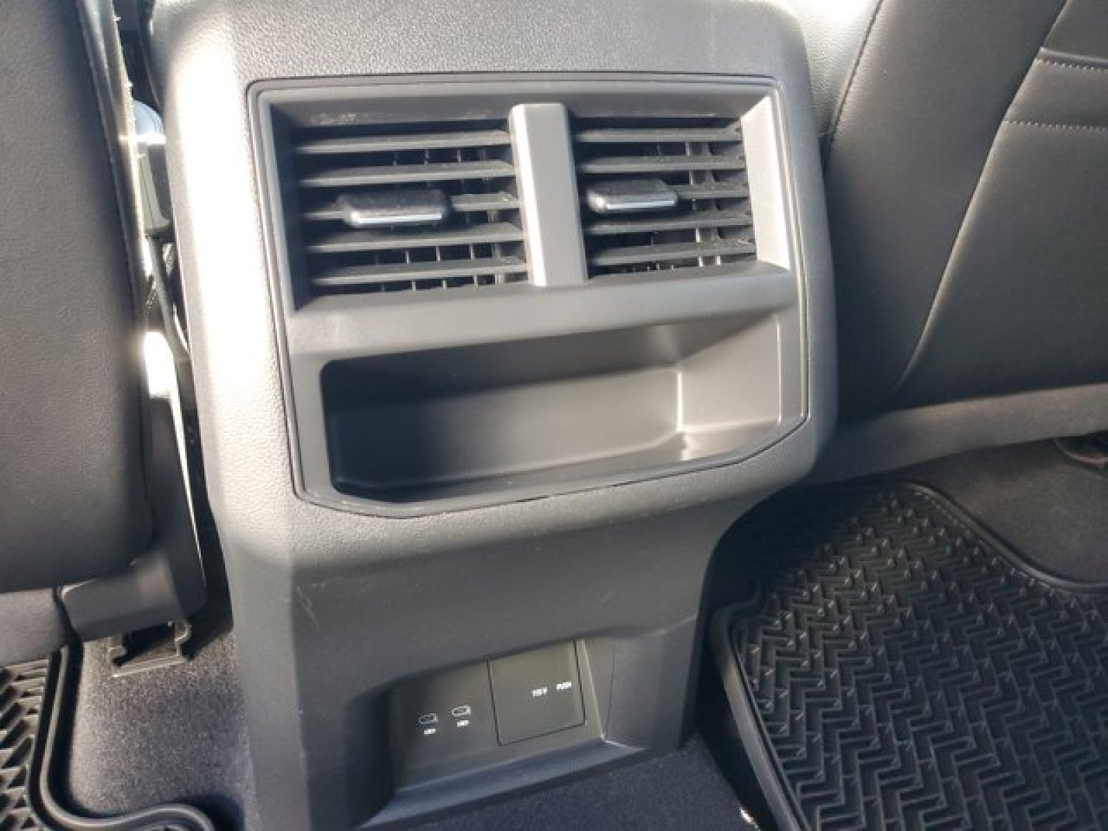 2022 Volkswagen Atlas Cross Sport 2.0T SEL R-Line