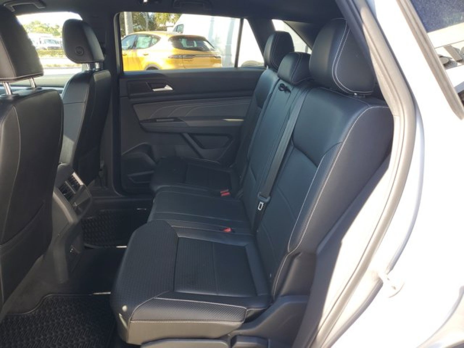 2022 Volkswagen Atlas Cross Sport 2.0T SEL R-Line