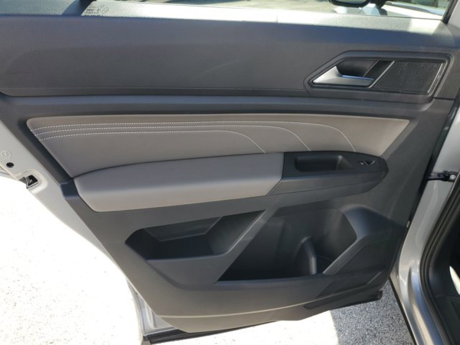 2022 Volkswagen Atlas Cross Sport 2.0T SEL R-Line