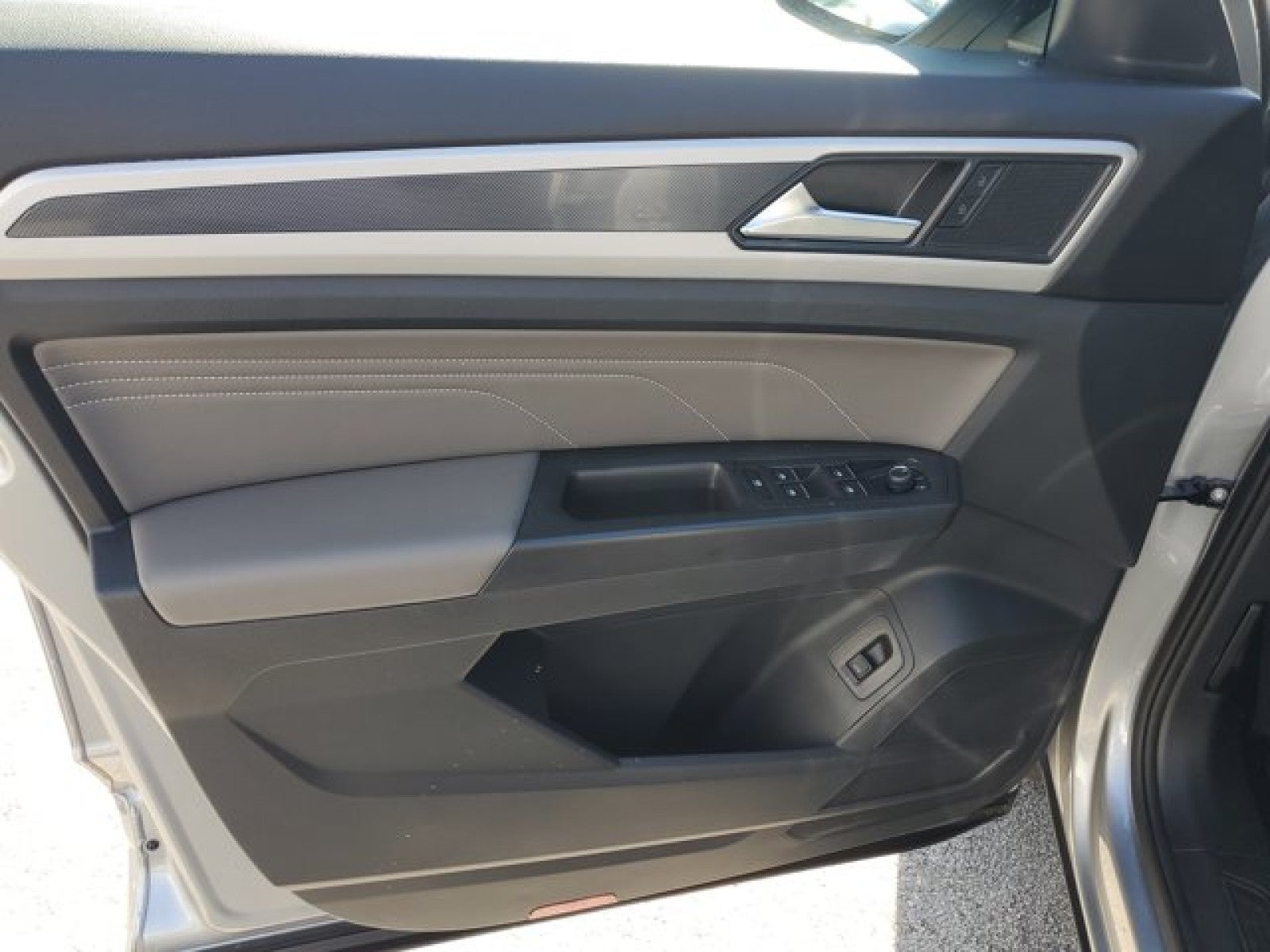 2022 Volkswagen Atlas Cross Sport 2.0T SEL R-Line