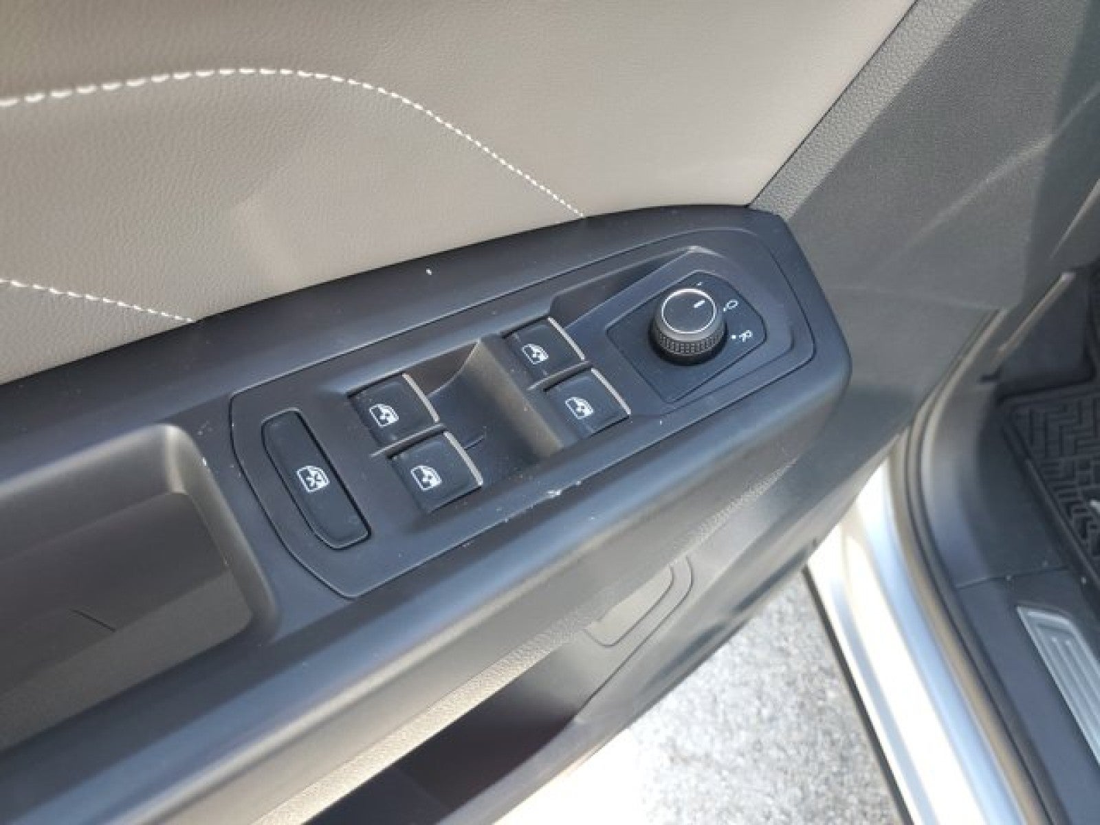 2022 Volkswagen Atlas Cross Sport 2.0T SEL R-Line