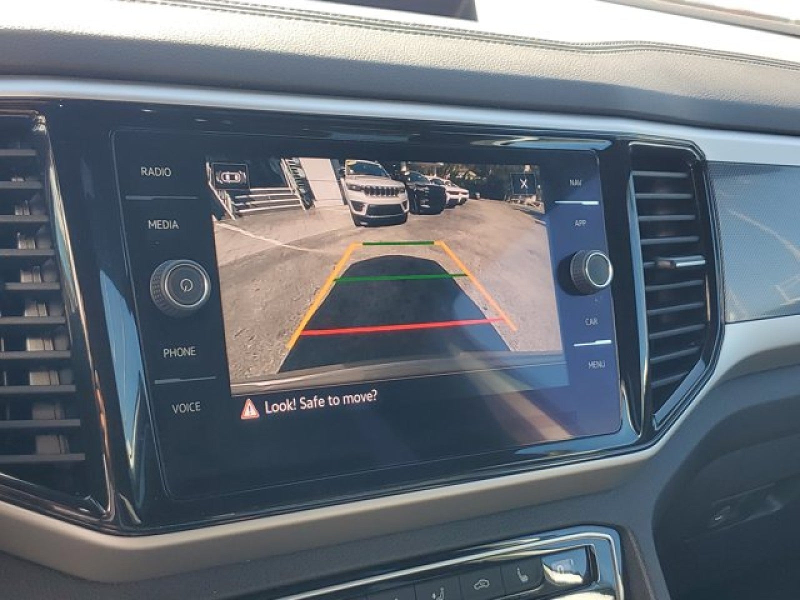 2022 Volkswagen Atlas Cross Sport 2.0T SEL R-Line