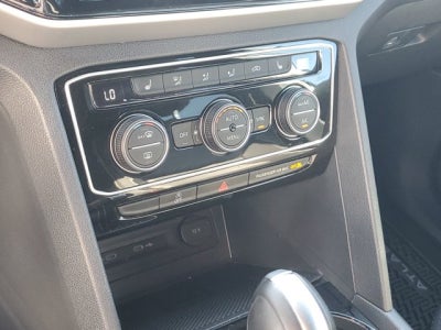 2022 Volkswagen Atlas Cross Sport 2.0T SEL R-Line