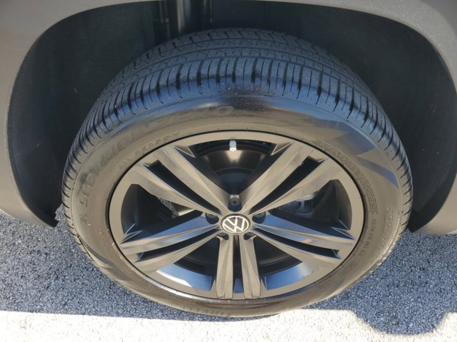 2022 Volkswagen Atlas Cross Sport 2.0T SEL R-Line