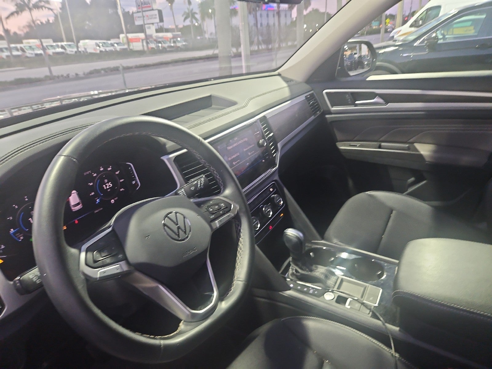 2023 Volkswagen Atlas 3.6L V6 SE w/Technology