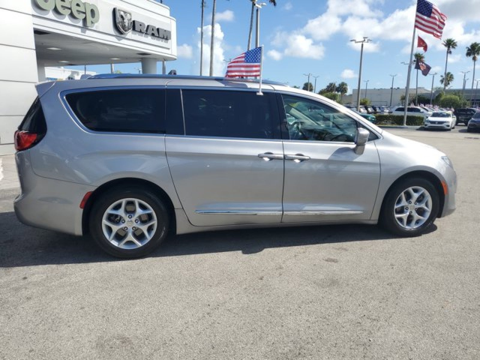 2018 Chrysler Pacifica Touring L