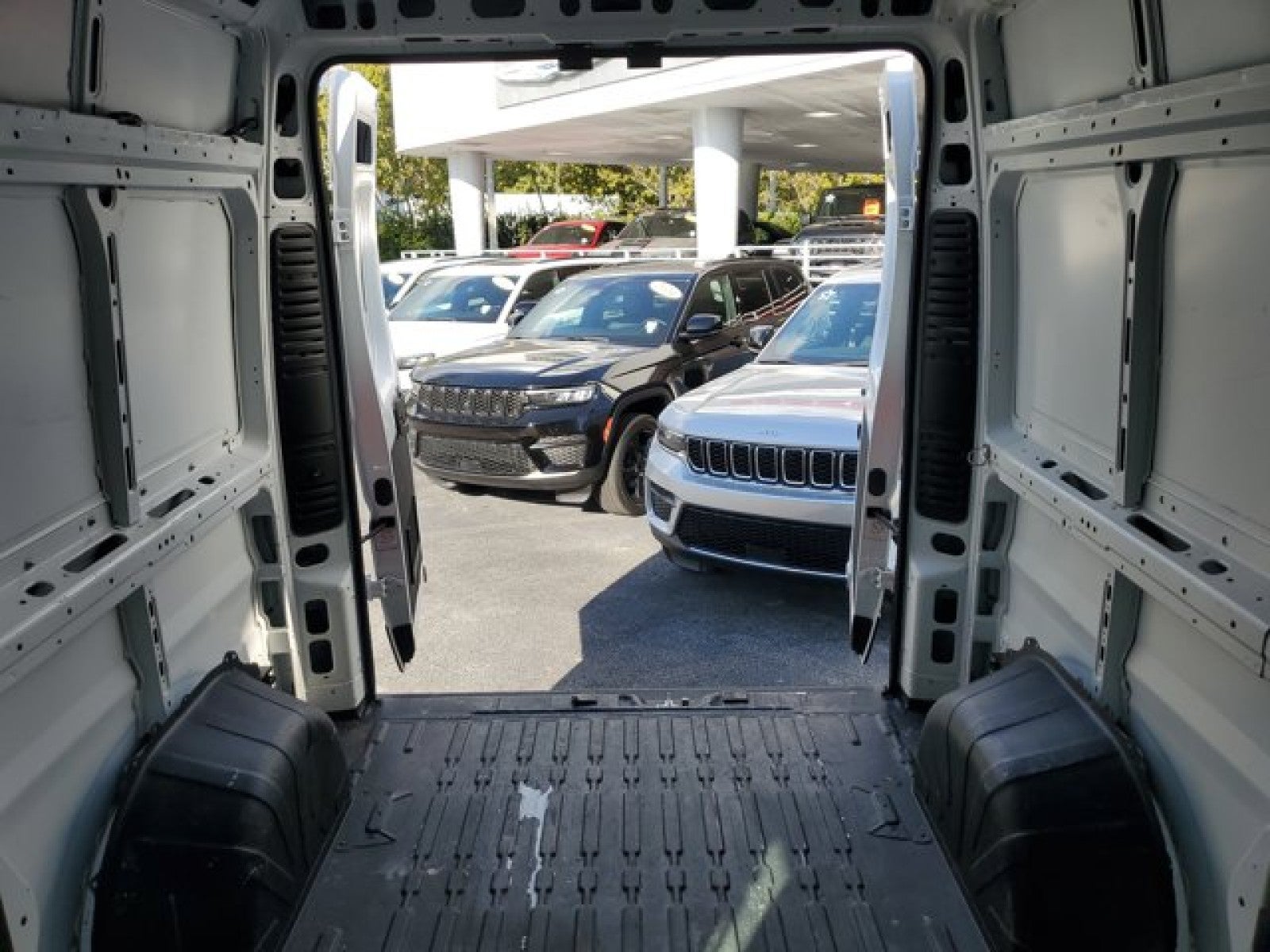 2024 RAM ProMaster Cargo Van Tradesman