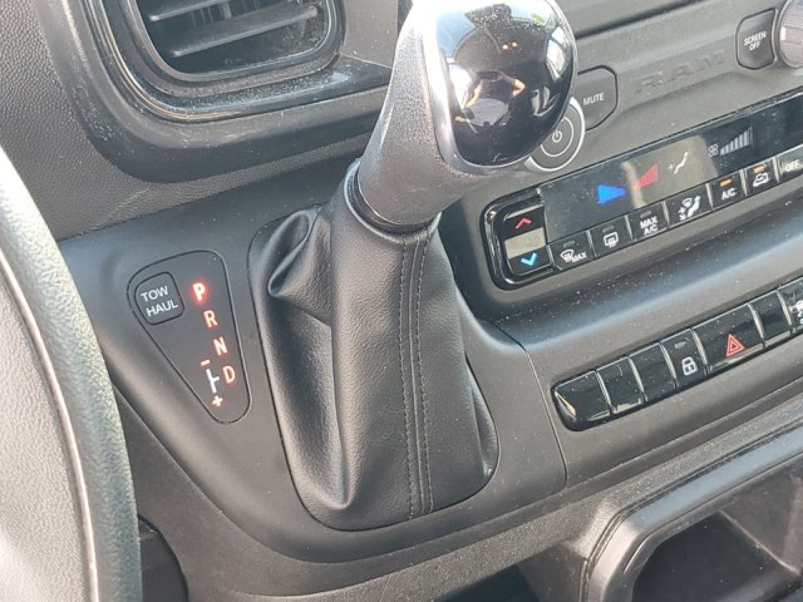 2024 RAM ProMaster Cargo Van Tradesman