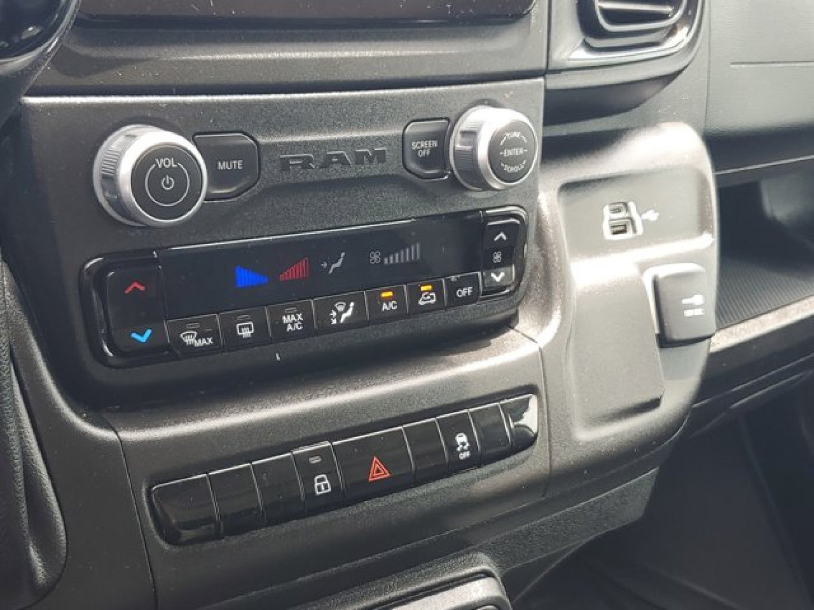 2025 RAM ProMaster Cargo Van Tradesman