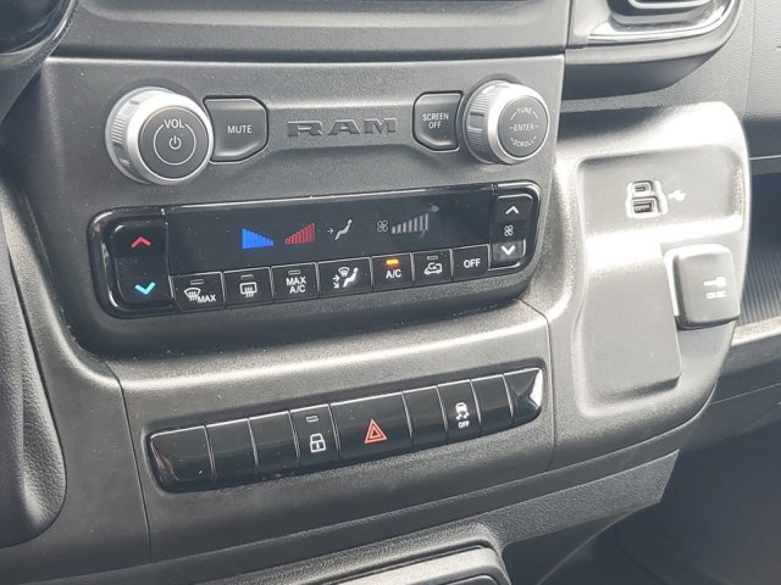 2025 RAM ProMaster Cargo Van Tradesman
