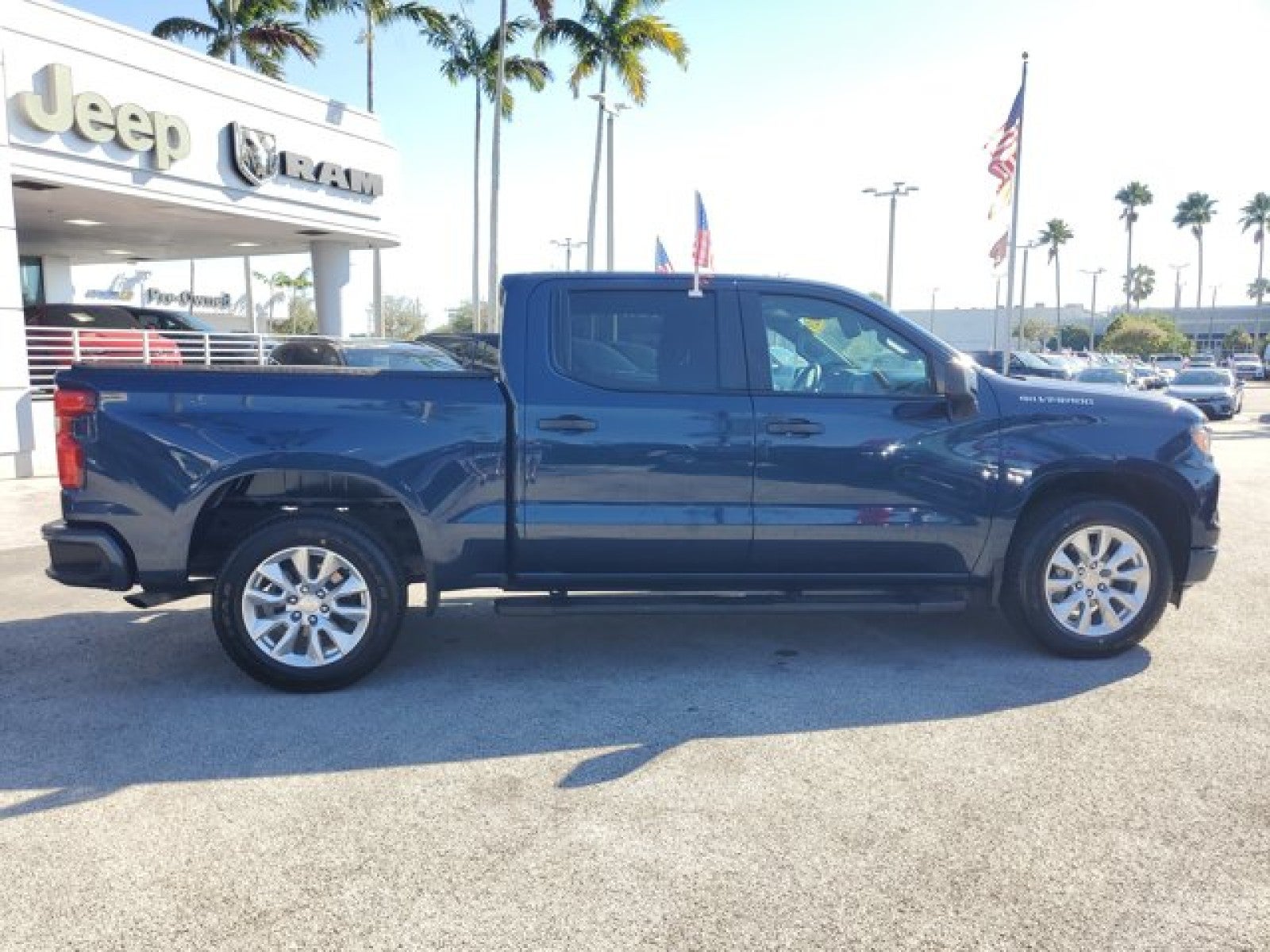 2023 Chevrolet Silverado 1500 Custom