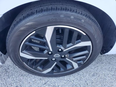 2024 Nissan Versa SR