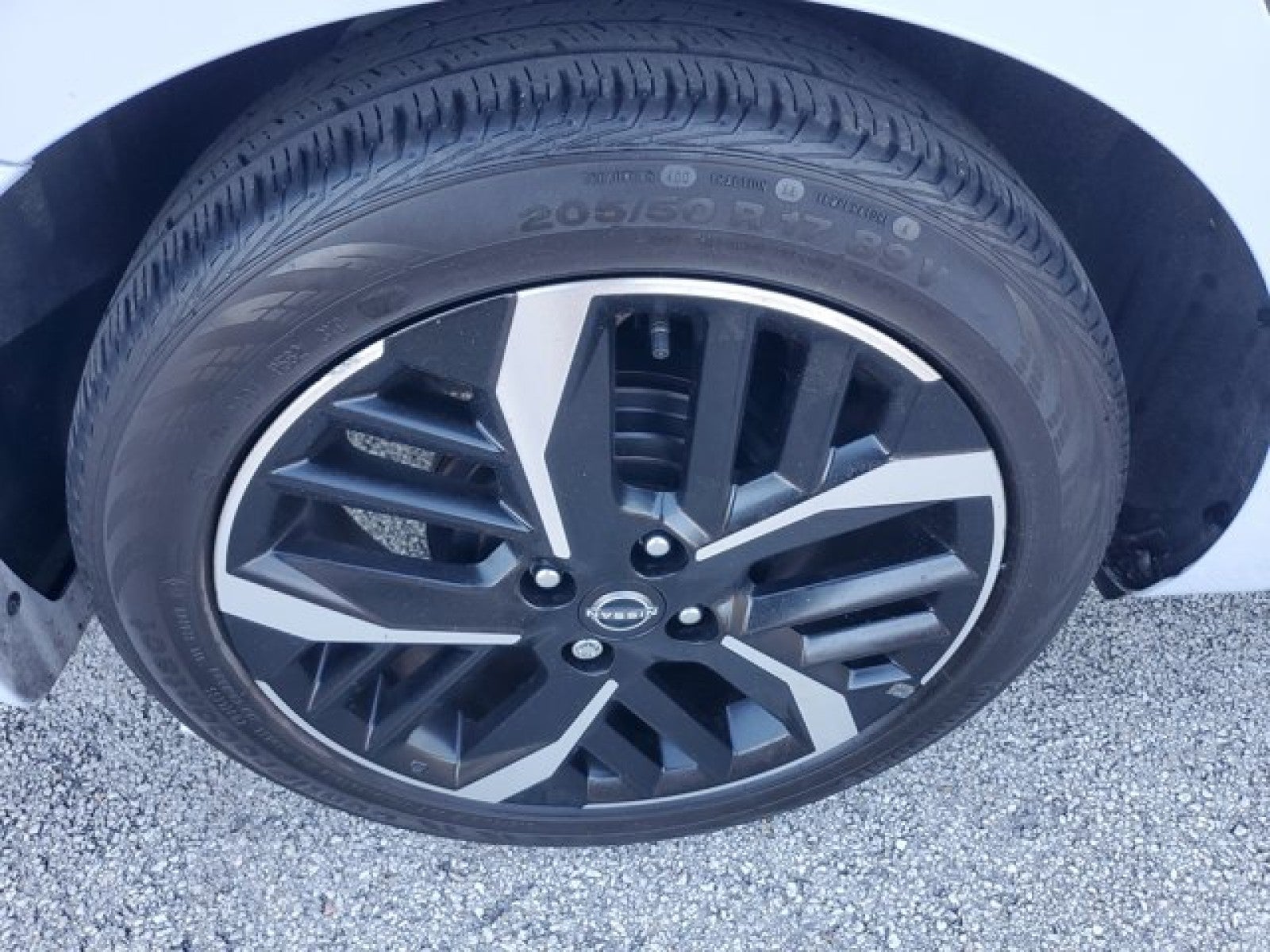 2024 Nissan Versa SR