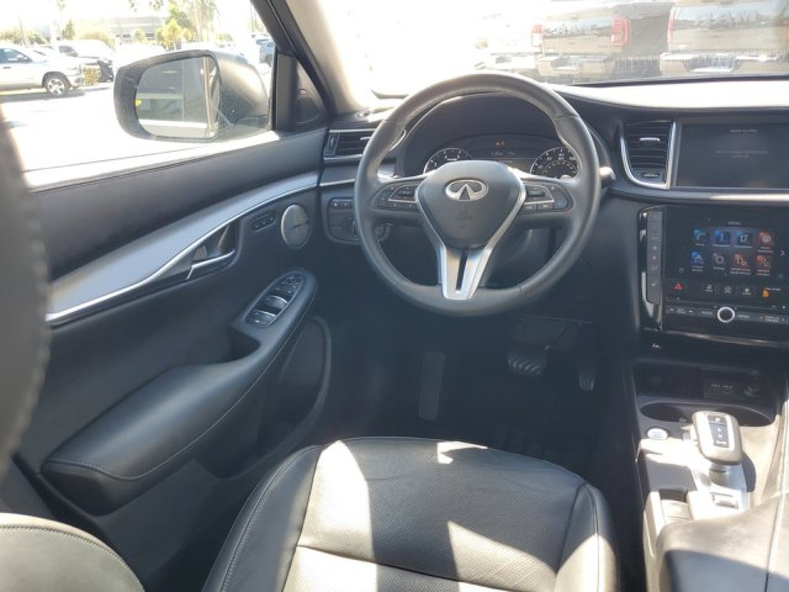 2023 INFINITI QX50 LUXE