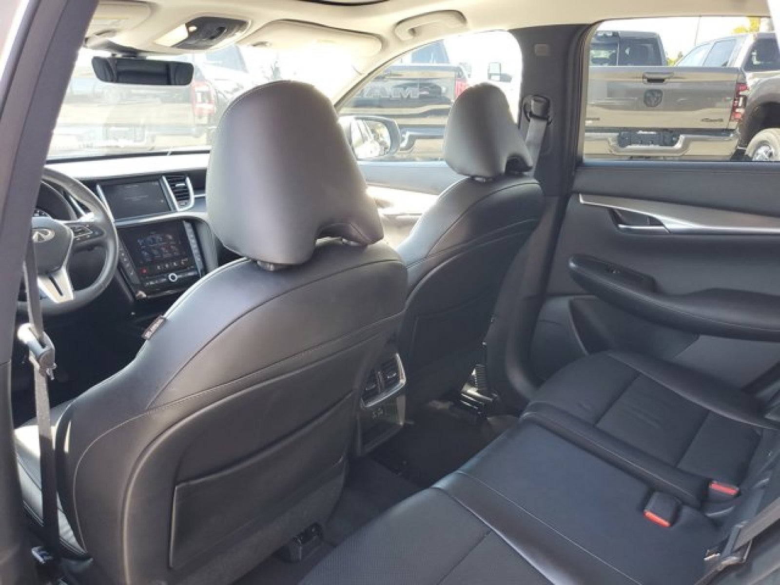 2023 INFINITI QX50 LUXE