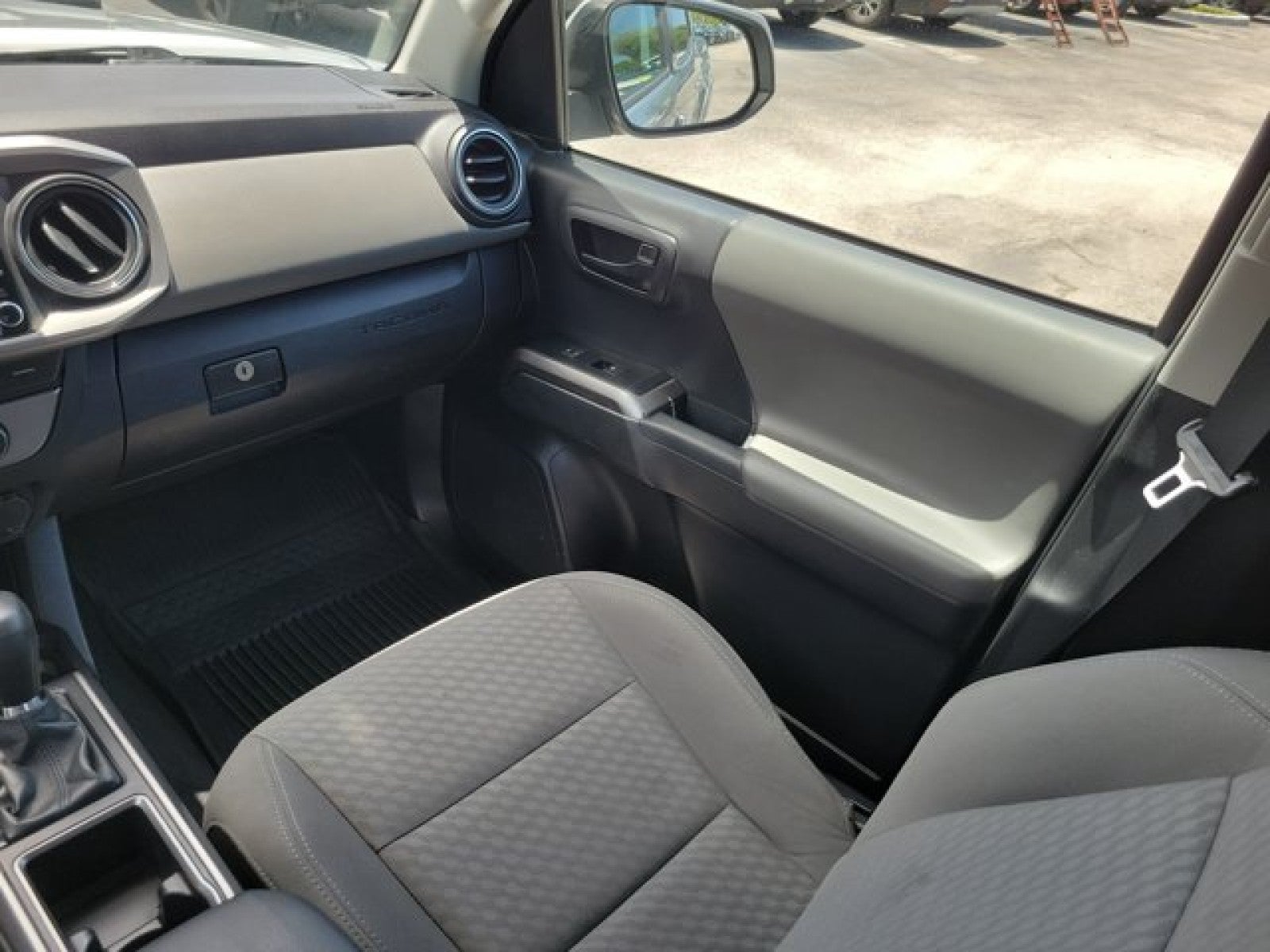 2022 Toyota Tacoma 2WD SR5