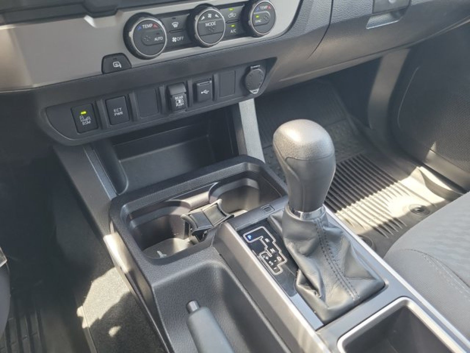 2022 Toyota Tacoma 2WD SR5