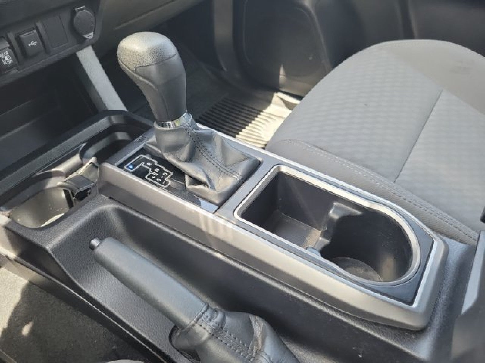 2022 Toyota Tacoma 2WD SR5