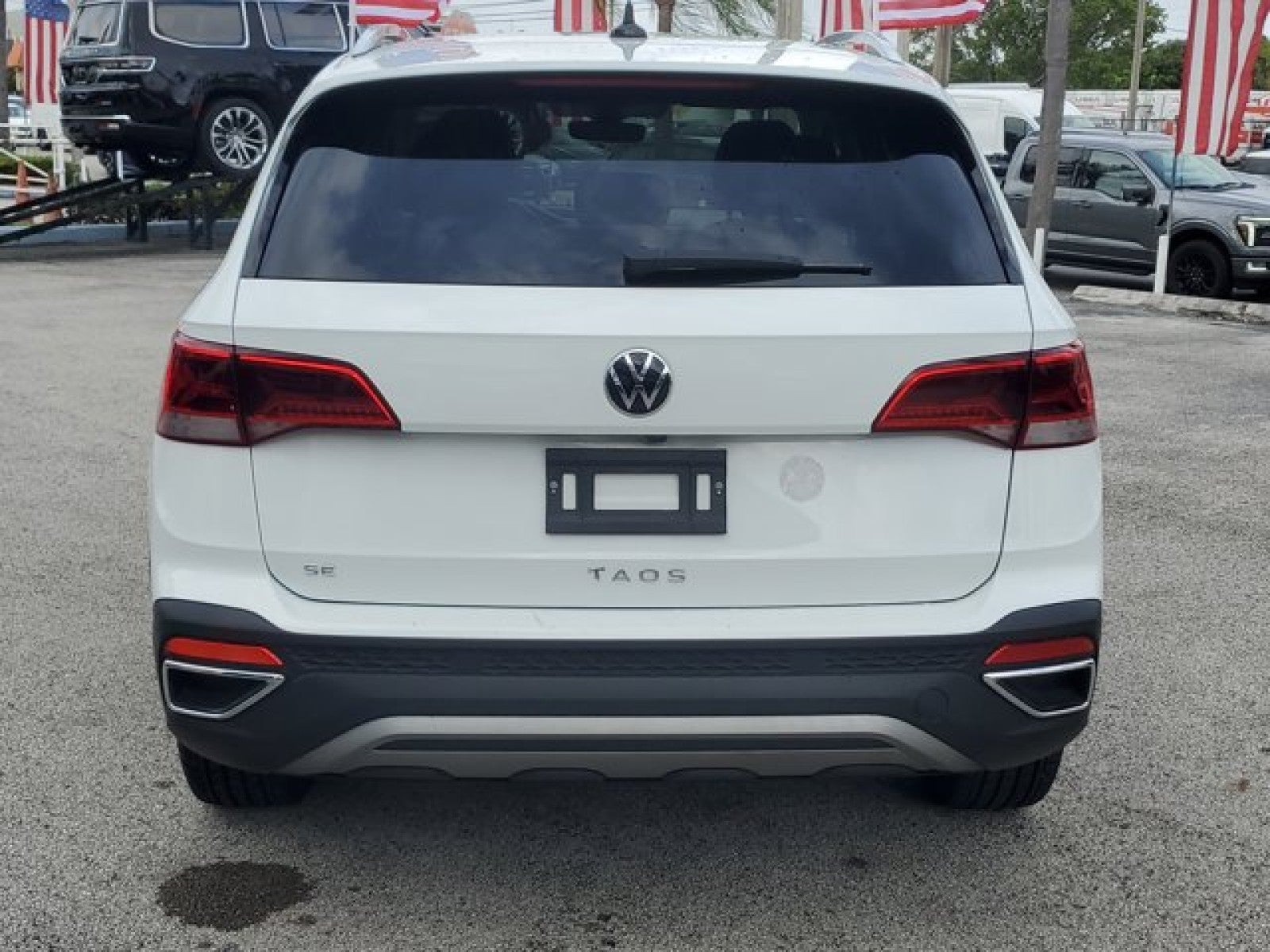 2024 Volkswagen Taos SE